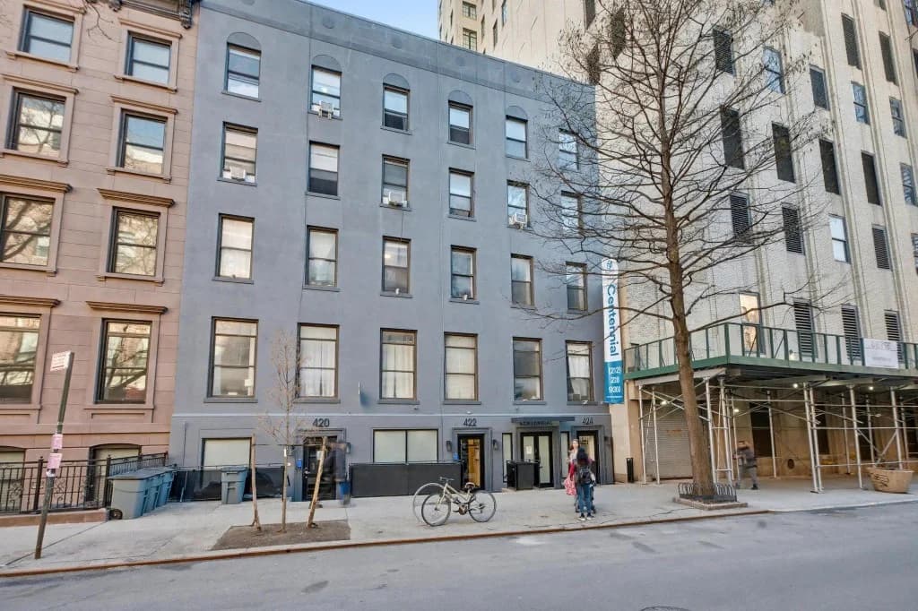 4 bed apartment at 420 W 51st ST, Unit 5, Hell's Kitchen, photo 12 of 12