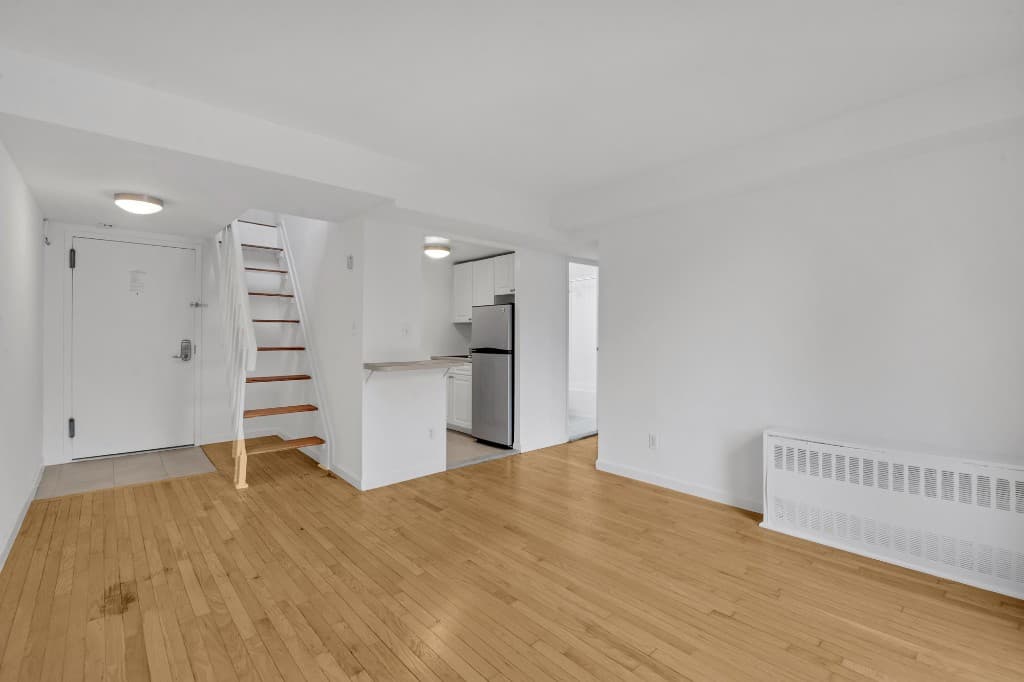 2 bed apartment at 220 East 22nd Street, Unit 6A, Gramercy Park, photo 2 of 15
