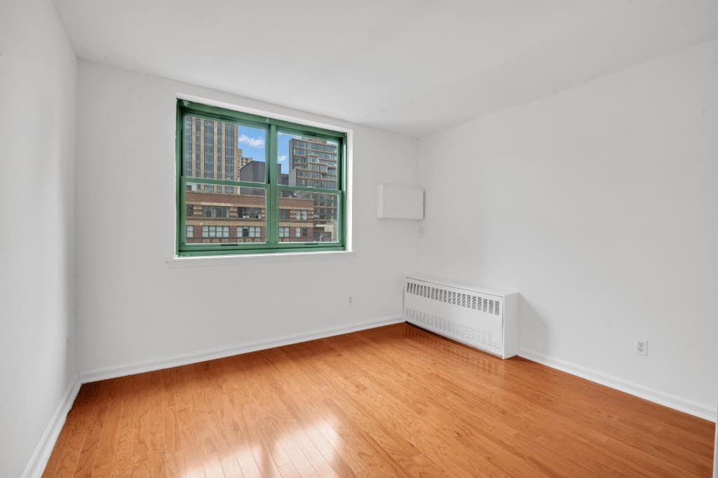 2 bed apartment at 220 East 22nd Street, Unit 6A, Gramercy Park, photo 4 of 15