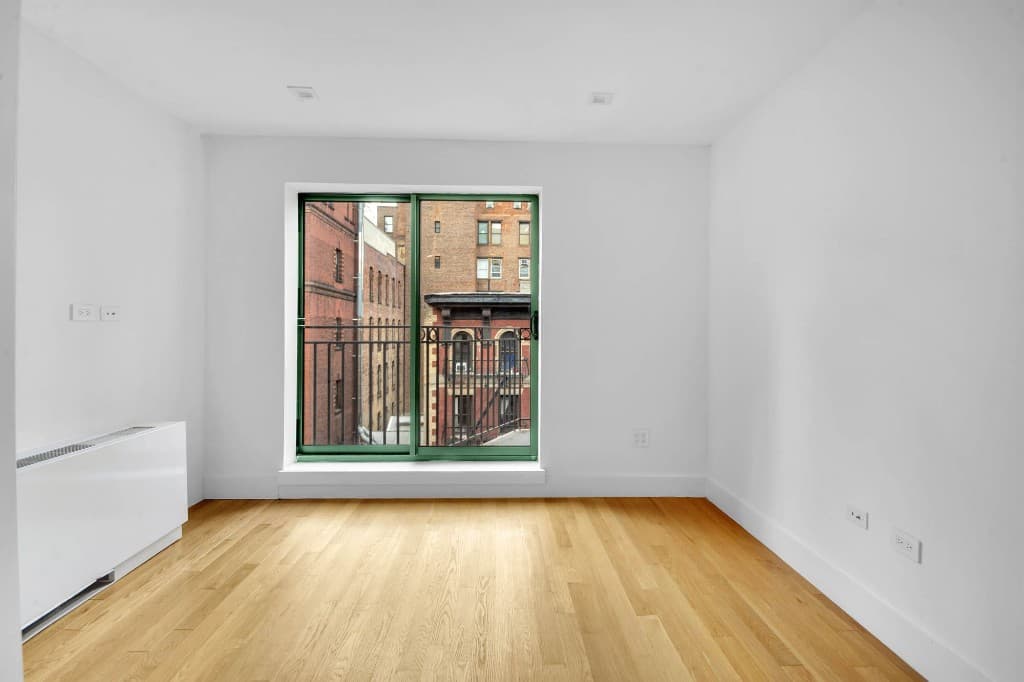 2 bed apartment at 220 East 22nd Street, Unit 6D, Gramercy Park, photo 2 of 10