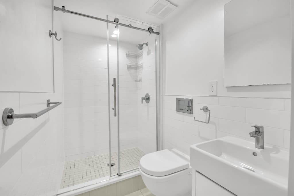 Studio apartment at 210 East 22nd Street, Unit 2L, Gramercy Park, photo 4 of 8