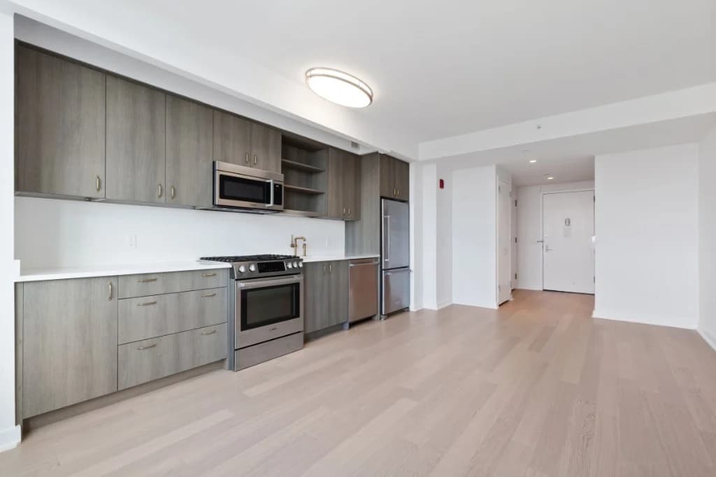 Studio apartment at 515 West 38th Street, Unit 26G, Hudson Yards, photo 2 of 14