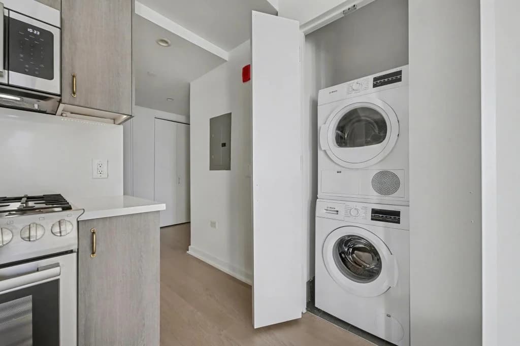 1 bed apartment at 515 West 38th Street, Unit 17H, Hudson Yards, photo 7 of 18