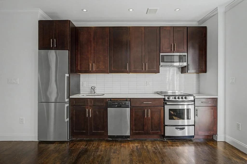 329 Union Street, photo 2