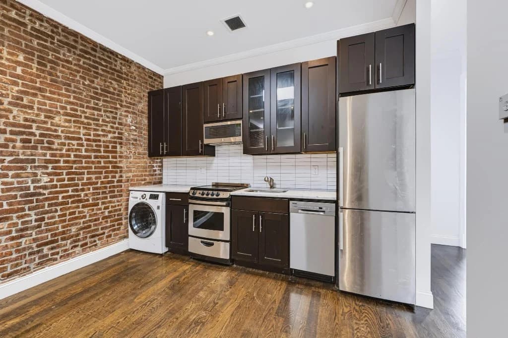 4 bed apartment at 358 11th Street, Unit 7, Park Slope, photo 2 of 12