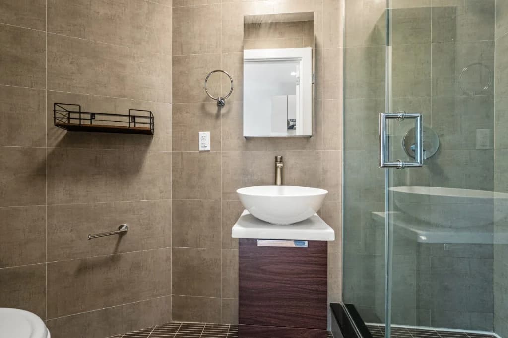 Studio apartment at 437 East 9th Street, Unit 3, East Village, photo 6 of 6