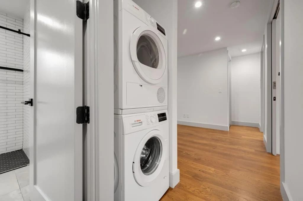 4 bed apartment at 629 East 5th Street, Unit 21, East Village, photo 10 of 12