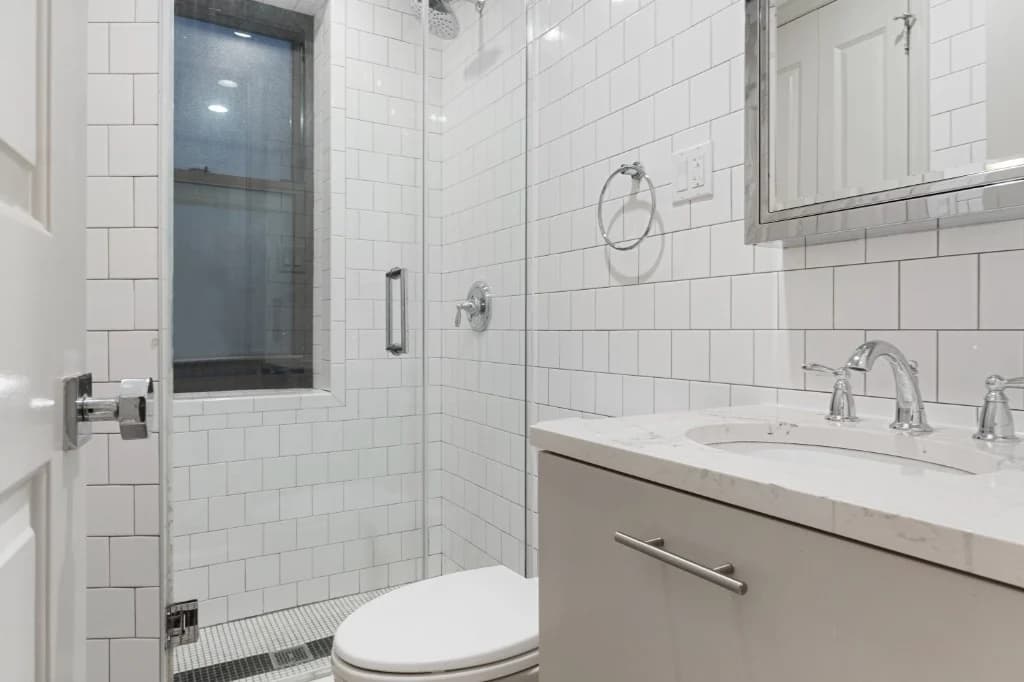 4 bed apartment at 47 Clinton Street, Unit 6, Lower East Side, photo 6 of 8