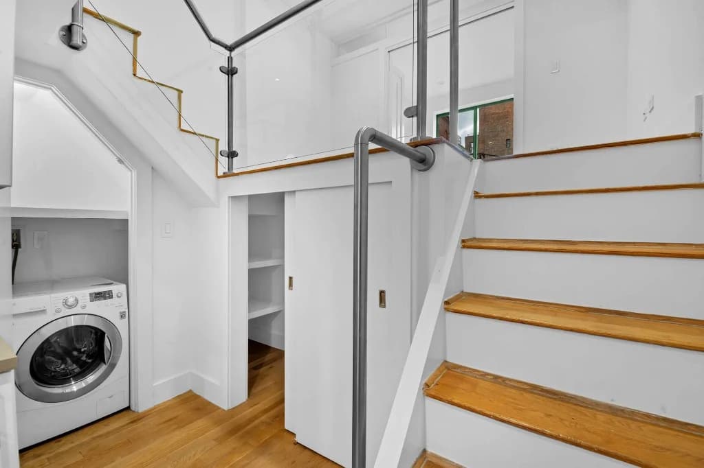 1 bed apartment at 220 East 22nd Street, Unit 5H, Gramercy Park, photo 2 of 15