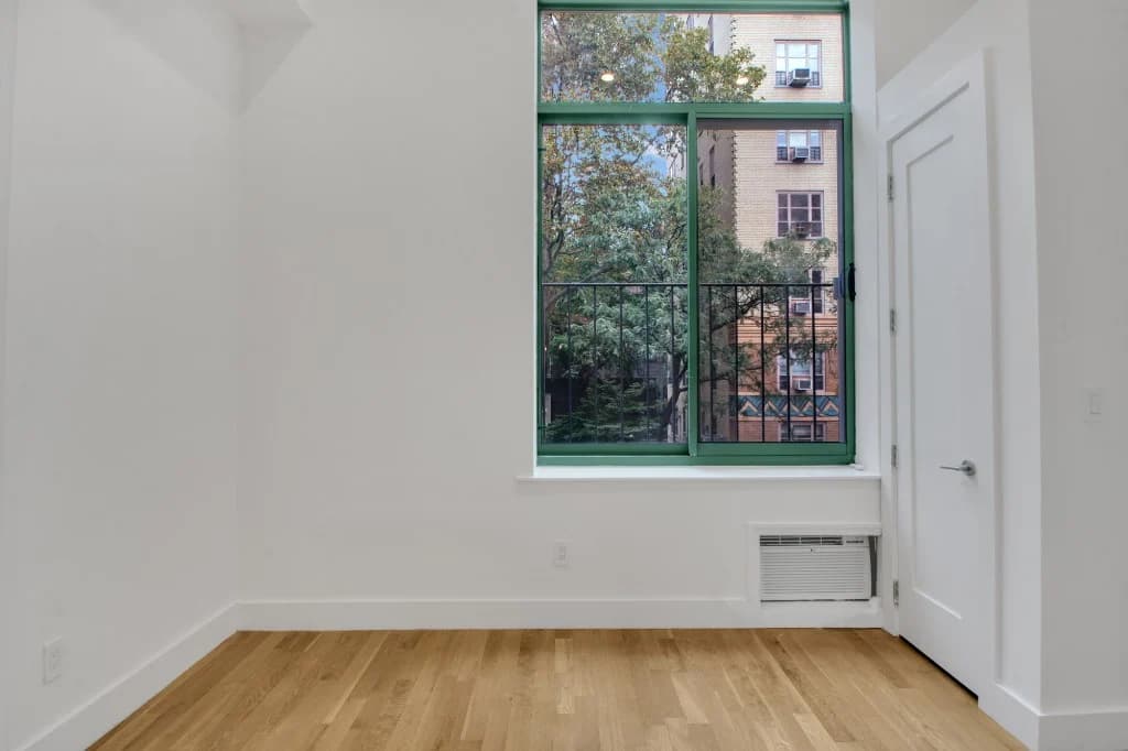 2 bed apartment at 220 East 22nd Street, Unit 4O, Gramercy Park, photo 5 of 16