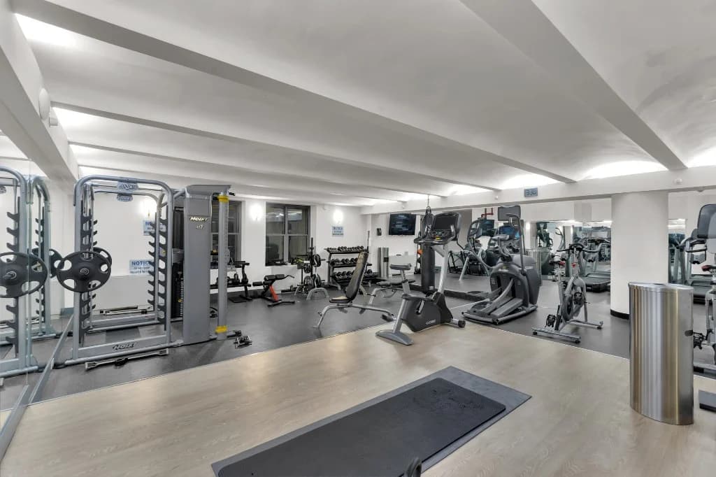 2 bed apartment at 220 East 22nd Street, Unit 4O, Gramercy Park, photo 13 of 16