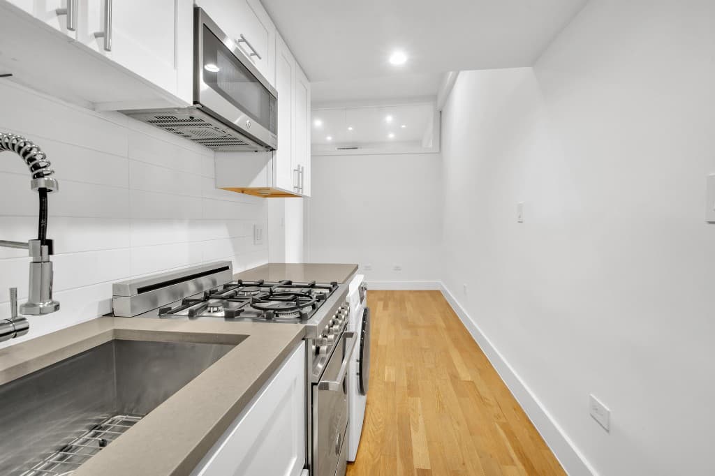 1 bed apartment at 220 East 22nd Street, Unit 3E, Gramercy Park, photo 1 of 9
