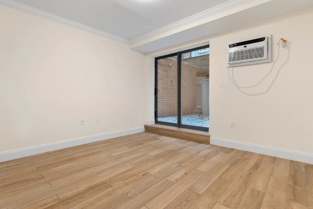 Studio apartment at 210 East 22nd Street, Unit GLL, Gramercy Park, photo 3 of 10