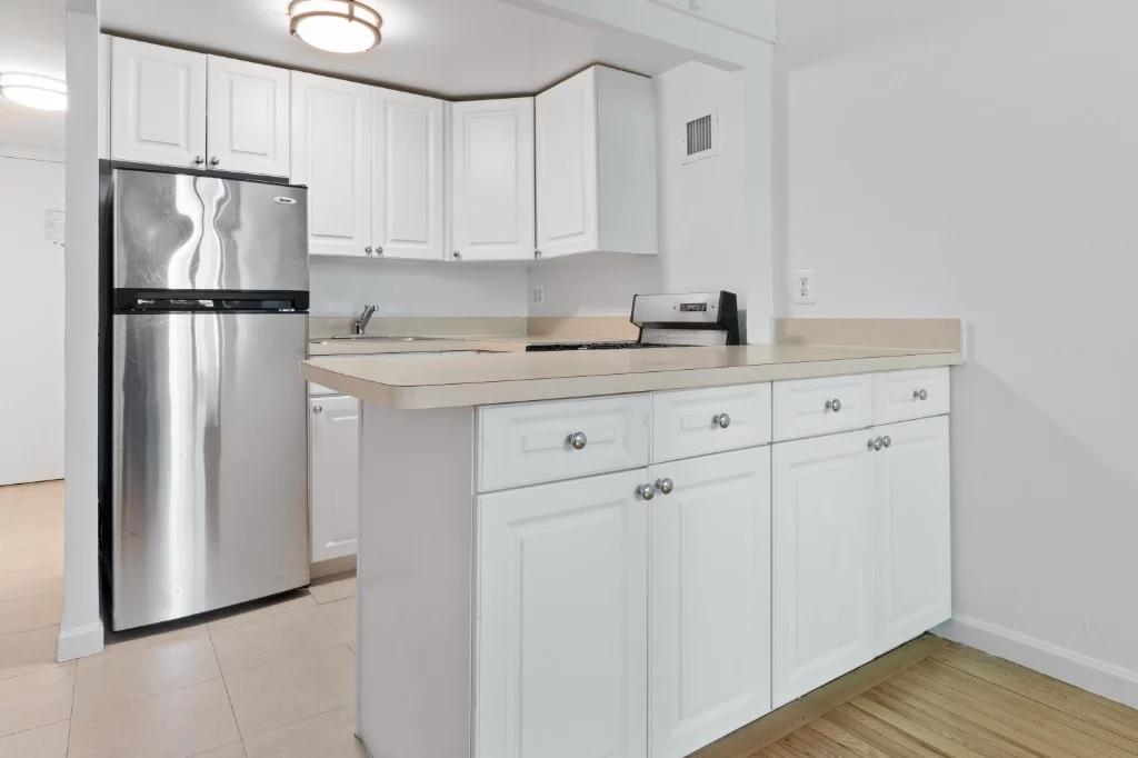 Studio apartment at 210 East 22nd Street, Unit GLL, Gramercy Park, photo 2 of 10