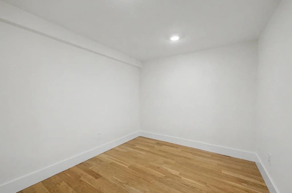 2 bed apartment at 220 East 22nd Street, Unit 3U, Gramercy Park, photo 8 of 19