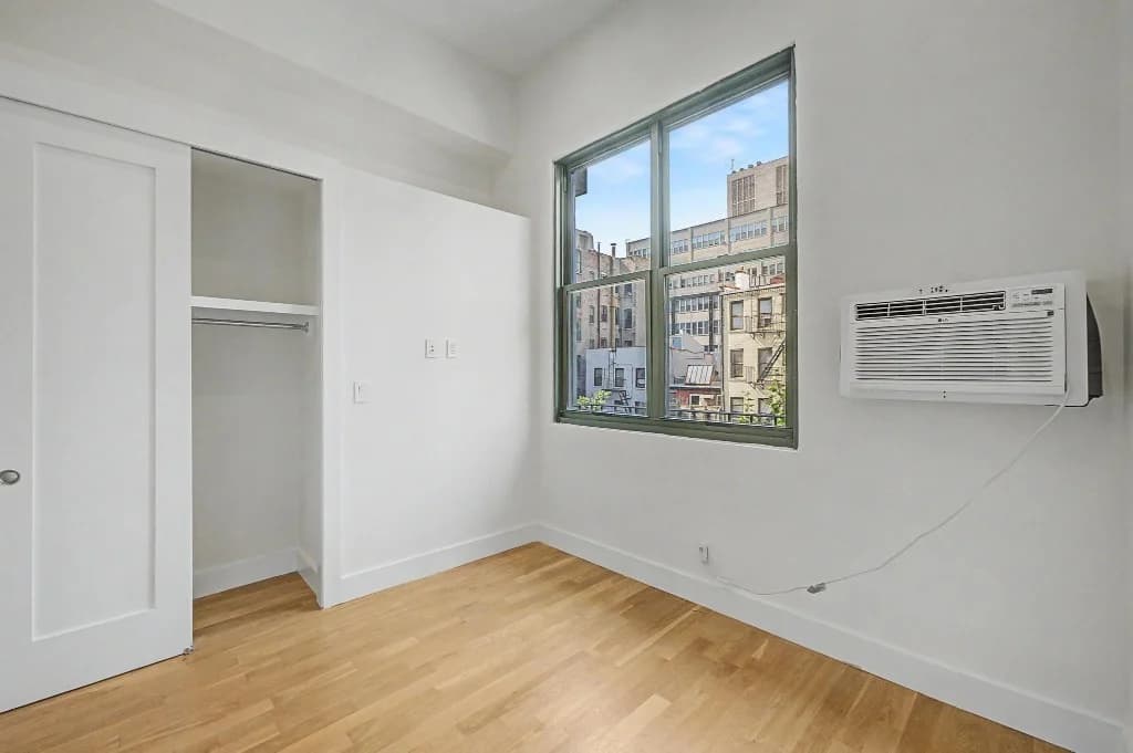 2 bed apartment at 220 East 22nd Street, Unit 3U, Gramercy Park, photo 10 of 19