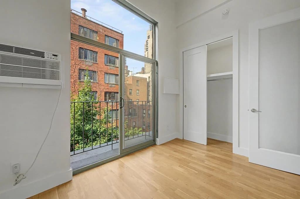 2 bed apartment at 220 East 22nd Street, Unit 3U, Gramercy Park, photo 11 of 19