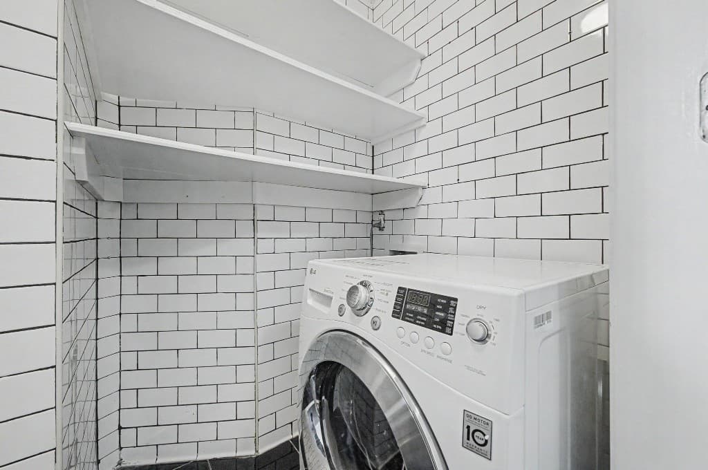 39 East 1st Street, photo 5