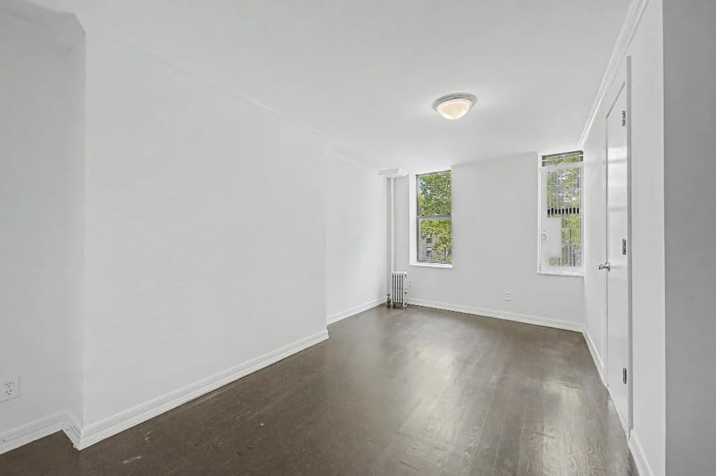 39 East 1st Street, photo 3
