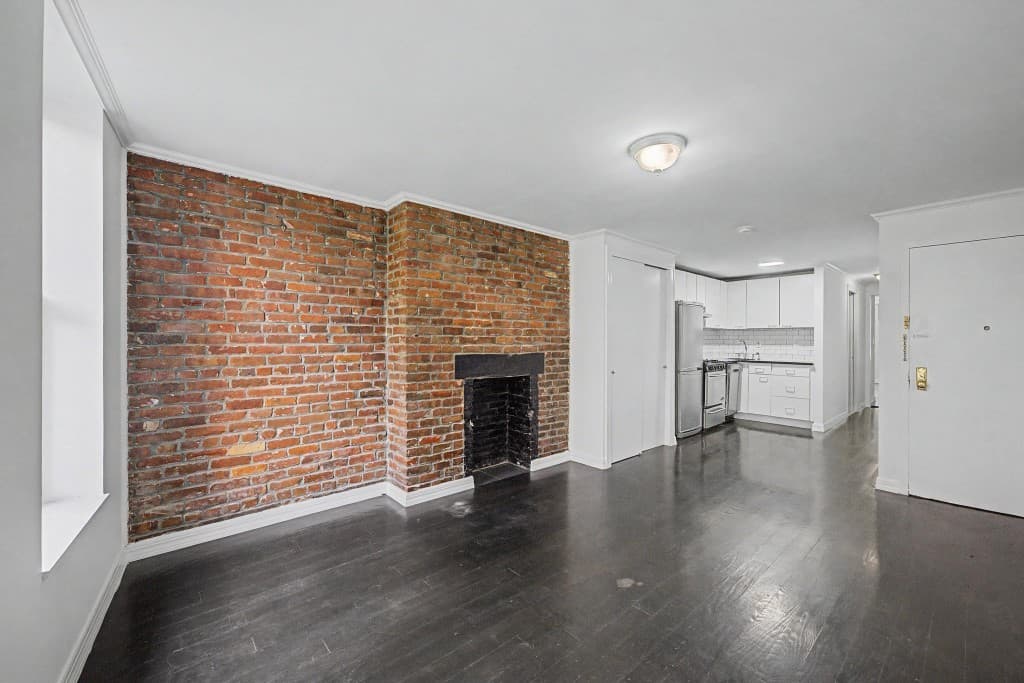39 East 1st Street, photo 2