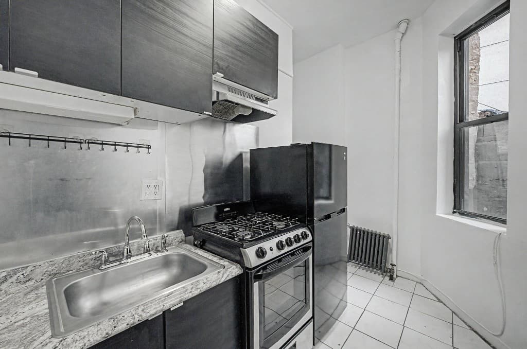 1 bed apartment at 90 Stanton Street, Unit 1D, Lower East Side, photo 1 of 10