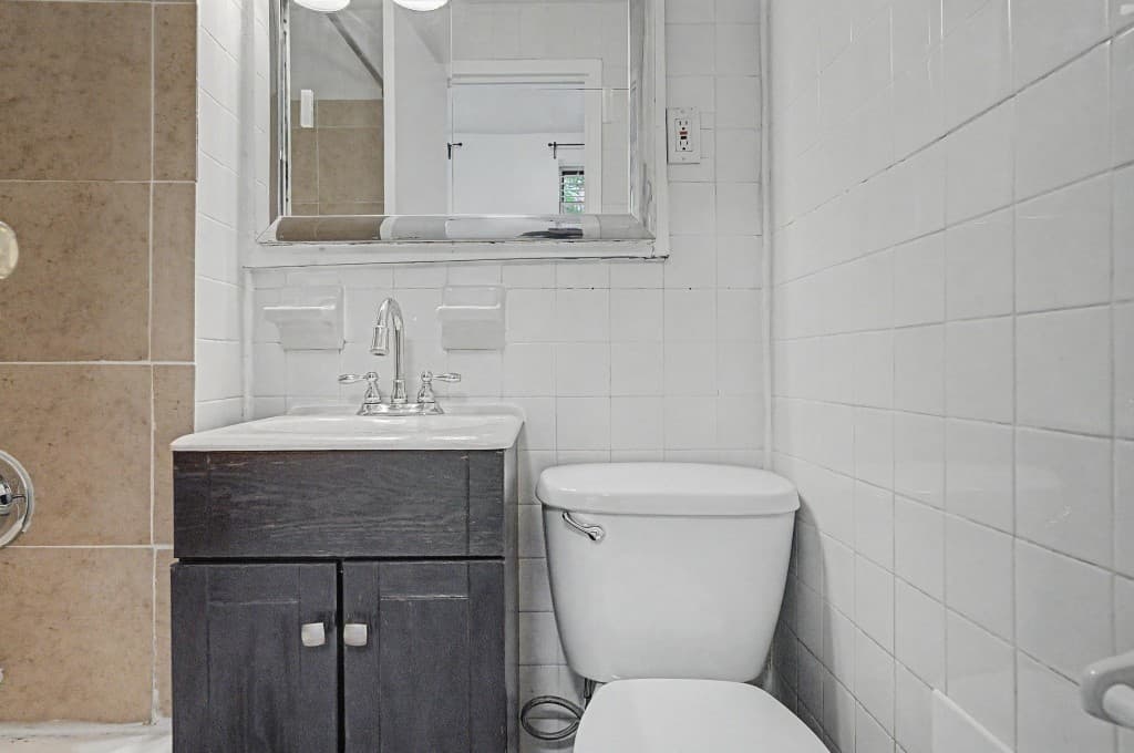 1 bed apartment at 90 Stanton Street, Unit 1D, Lower East Side, photo 8 of 10