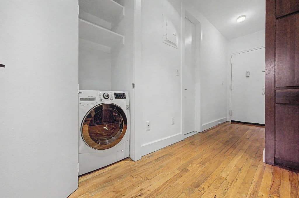 Studio apartment at 156 Prince Street, Unit 2B, SoHo, photo 7 of 8