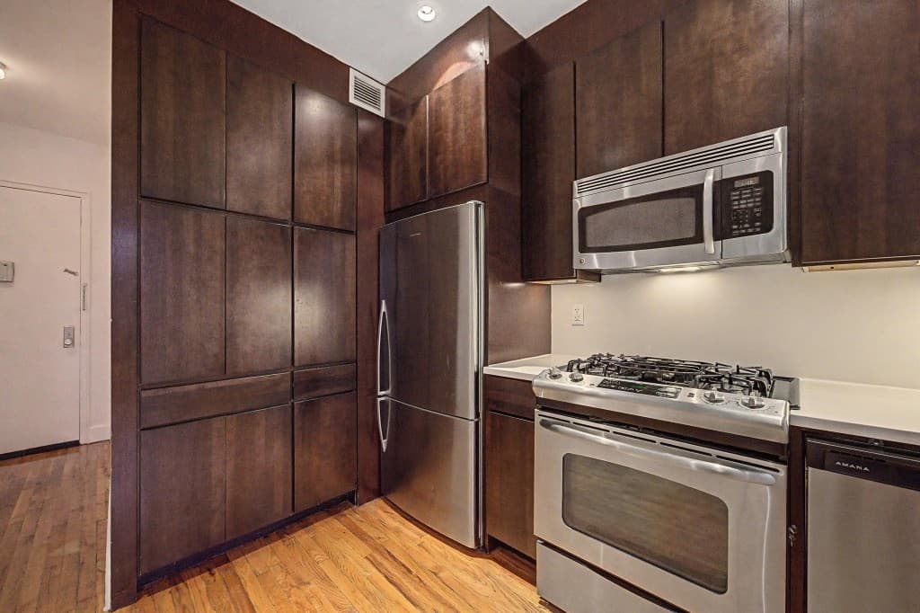Studio apartment at 156 Prince Street, Unit 2B, SoHo, photo 3 of 8