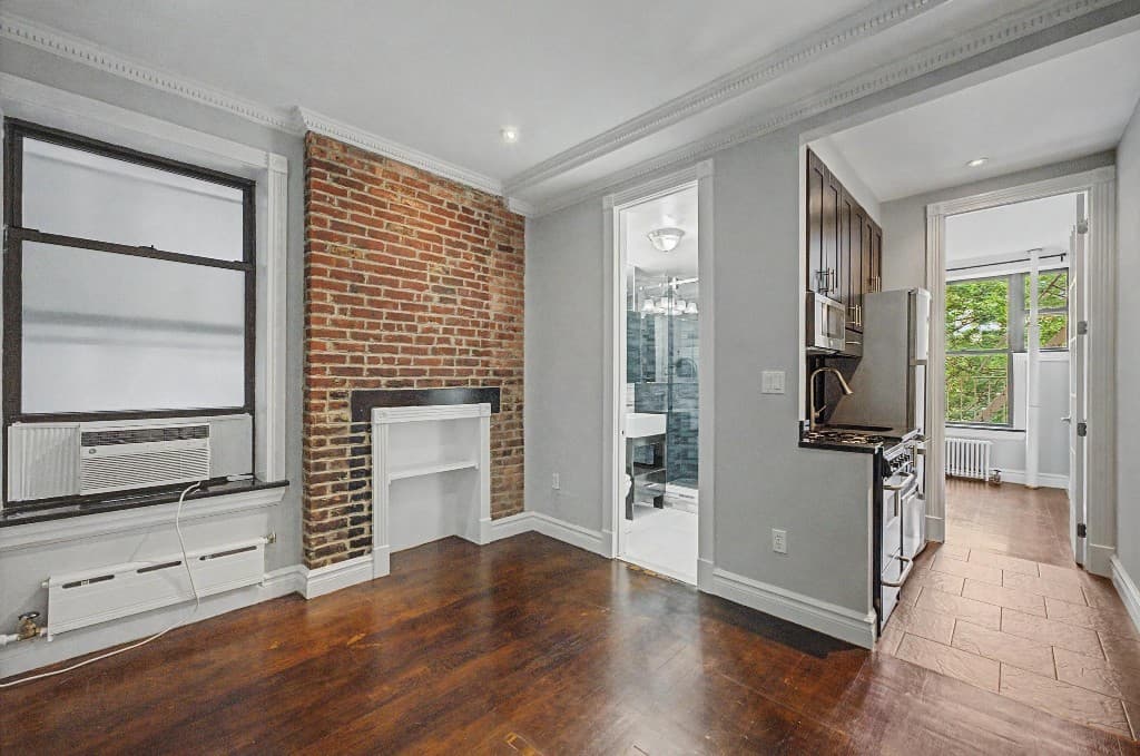 221 Mott St, photo 2