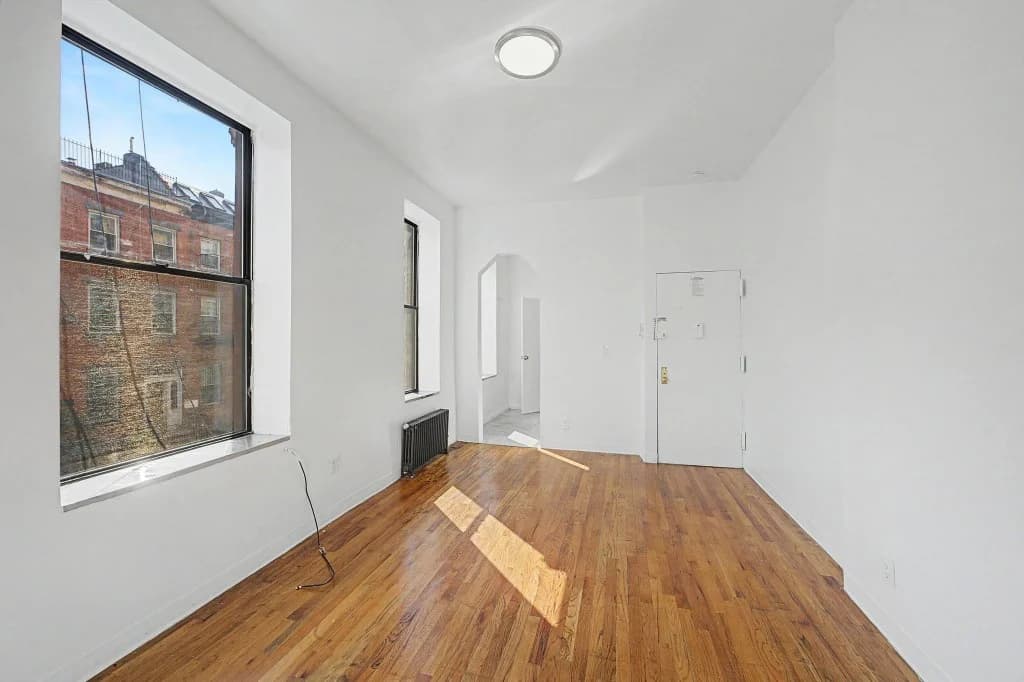 53 Second Avenue, photo 3