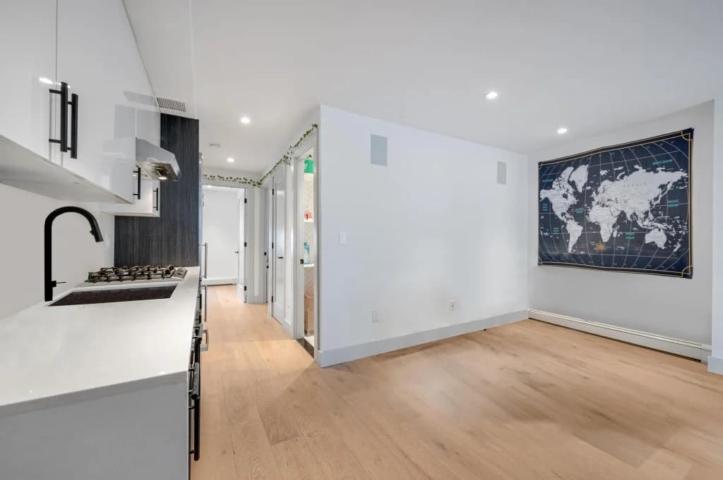 68 North 8th St., photo 2