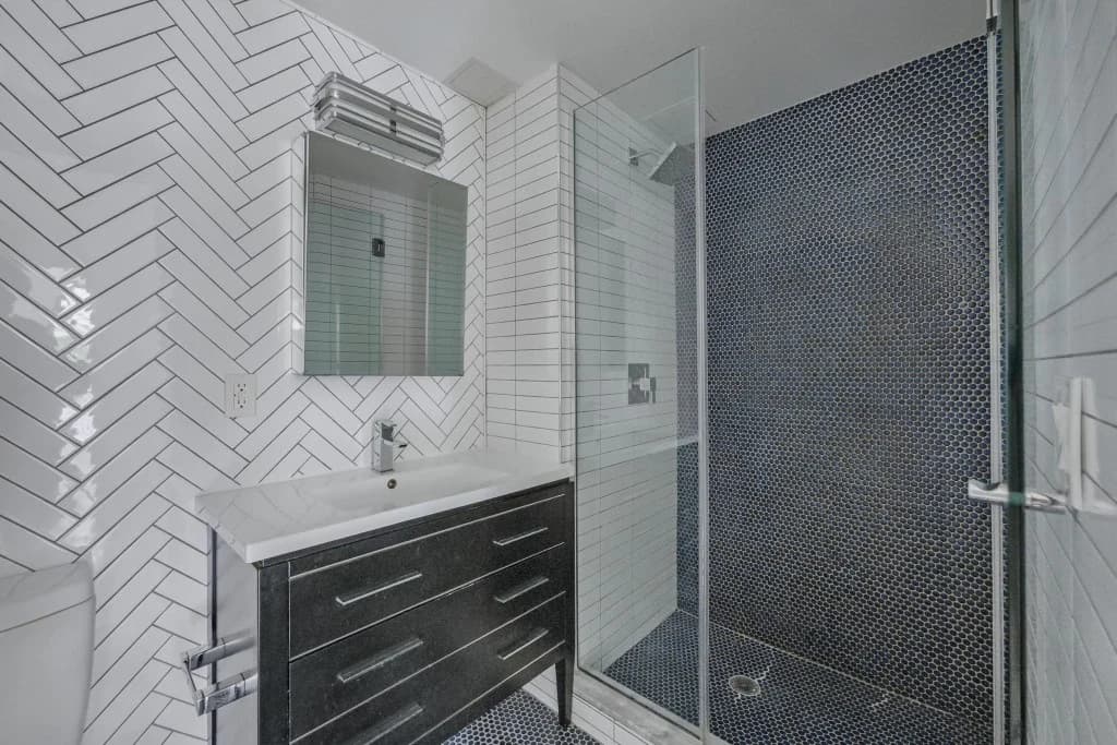 3 bed apartment at 152 Second Avenue, Unit 4A, East Village, photo 9 of 9