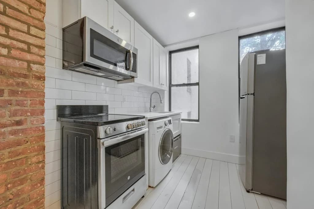 317 East 5th Street, photo 2