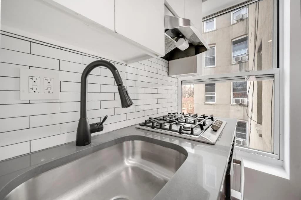 3 bed apartment at 629 East 5th Street, Unit 12, East Village, photo 3 of 10