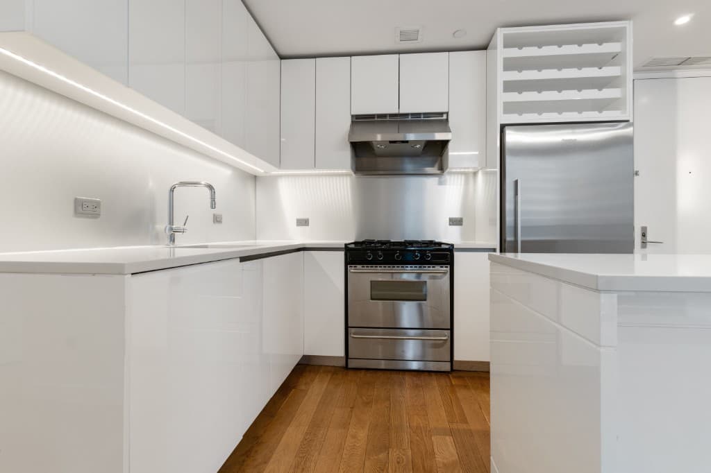 Studio apartment at 430 Albee Square, Unit 5E, Downtown Brooklyn, photo 3 of 7