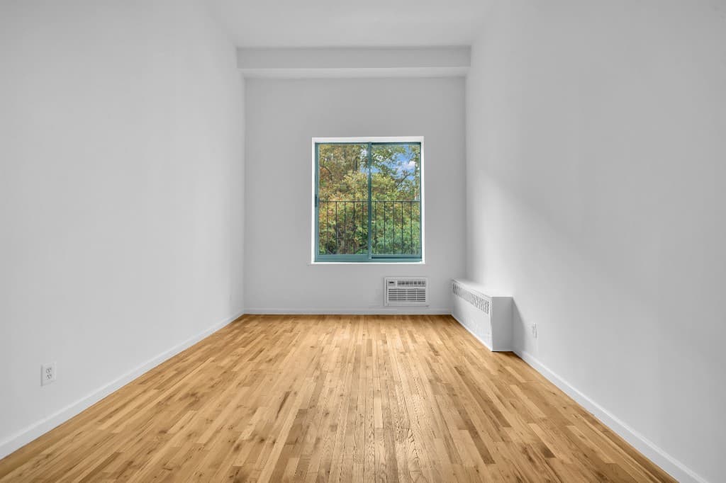 3 bed apartment at 220 East 22nd Street, Unit 6P, Gramercy Park, photo 2 of 11