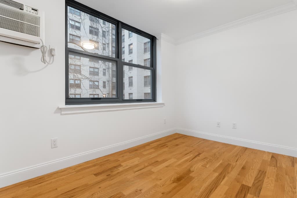 2 bed apartment at 210 East 22nd Street, Unit GLC, Gramercy Park, photo 4 of 12