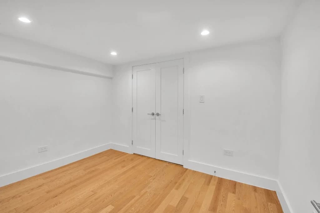 2 bed apartment at 210 East 22nd Street, Unit GLC, Gramercy Park, photo 5 of 12
