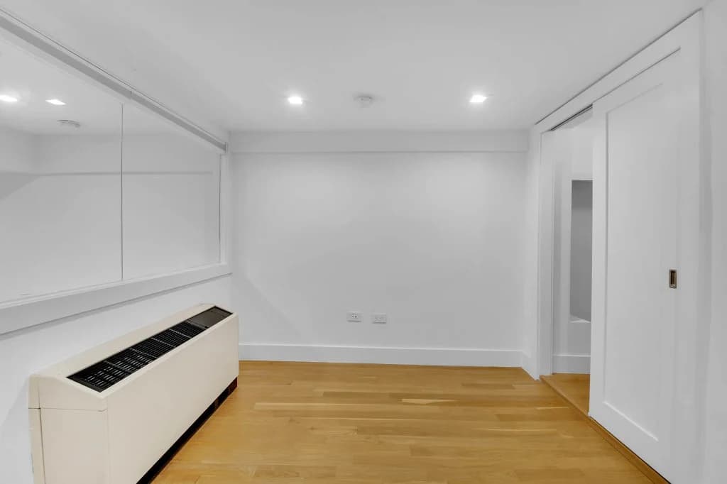 2 bed apartment at 210 East 22nd Street, Unit GLC, Gramercy Park, photo 7 of 12