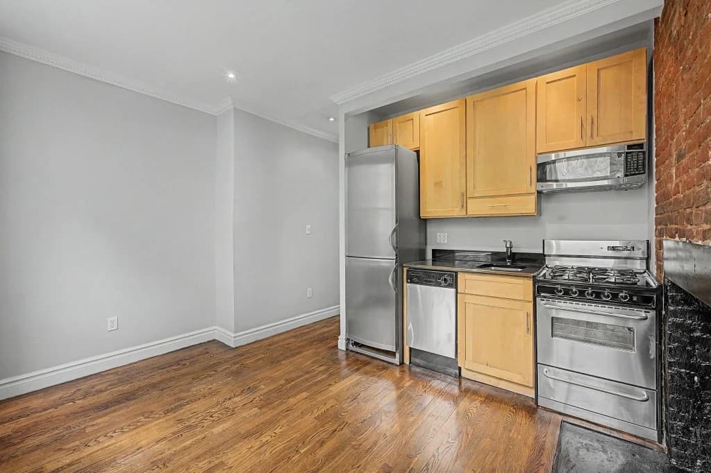 1 bed apartment at 221 Mott St, Unit 7, Nolita, photo 2 of 9