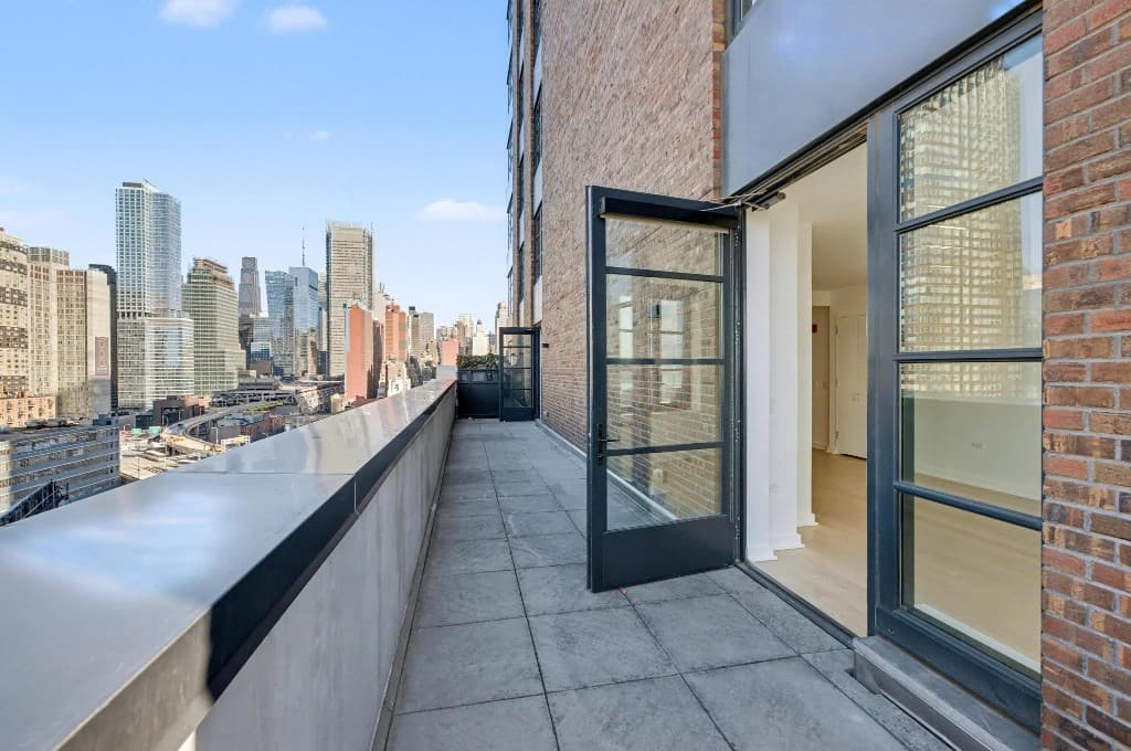 1 bed apartment at 515 West 38th Street, Unit 16J, Hudson Yards, photo 6 of 17