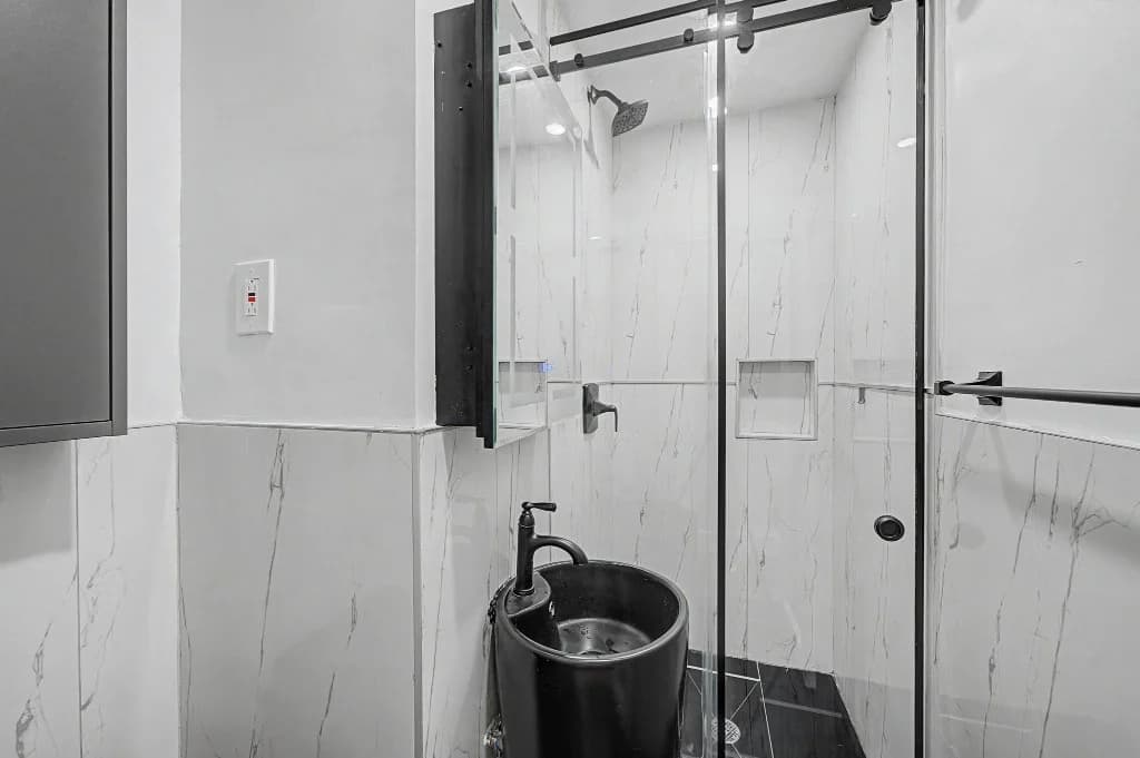 3 bed apartment at 221 Mott St, Unit PHB, Nolita, photo 11 of 14