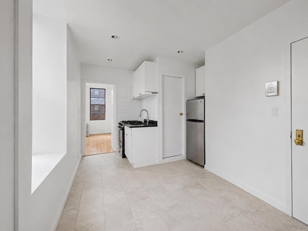2 bed apartment at 90 Stanton Street, Unit 5A, Lower East Side, photo 3 of 13