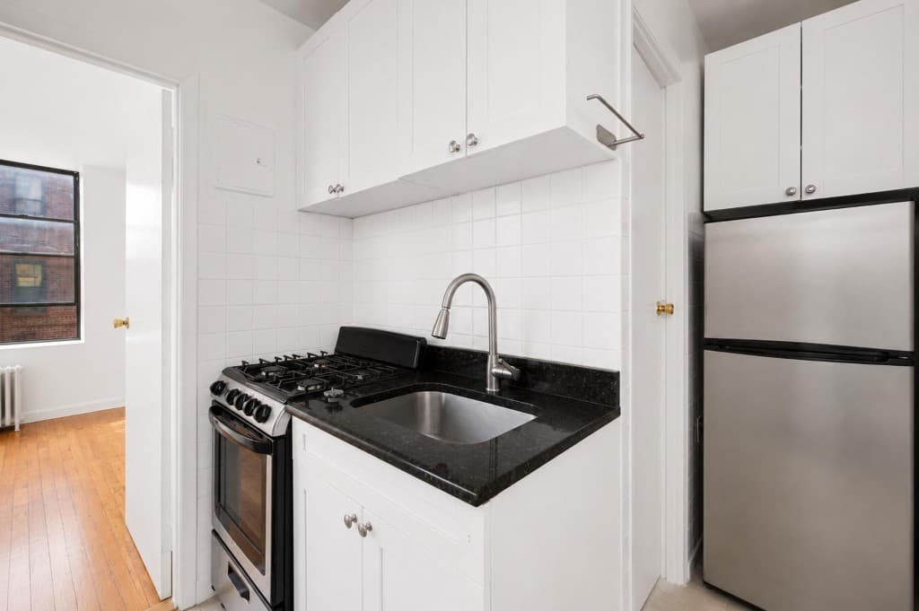 2 bed apartment at 90 Stanton Street, Unit 5A, Lower East Side, photo 2 of 13