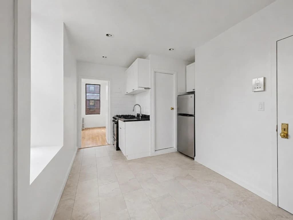 2 bed apartment at 90 Stanton Street, Unit 3A, Lower East Side, photo 3 of 13