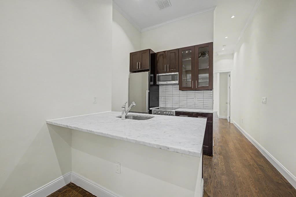 3 bed apartment at 106 Bedford Avenue, Unit 1R, Williamsburg, photo 1 of 13