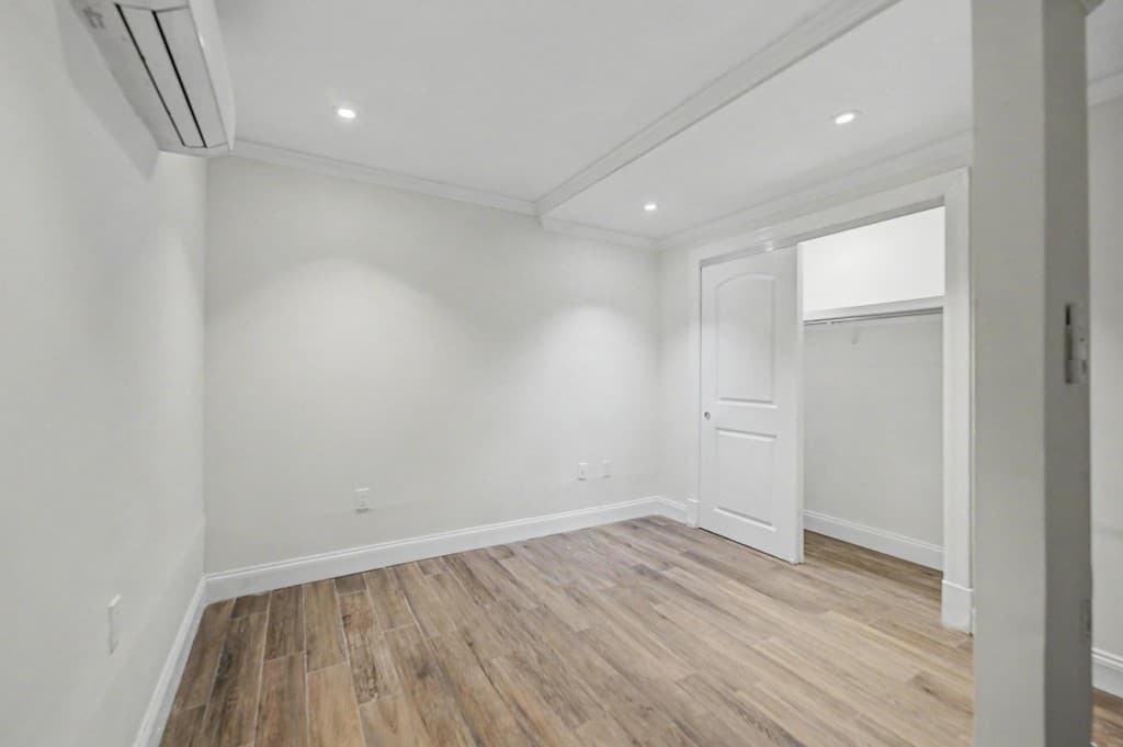 3 bed apartment at 106 Bedford Avenue, Unit 1R, Williamsburg, photo 4 of 13