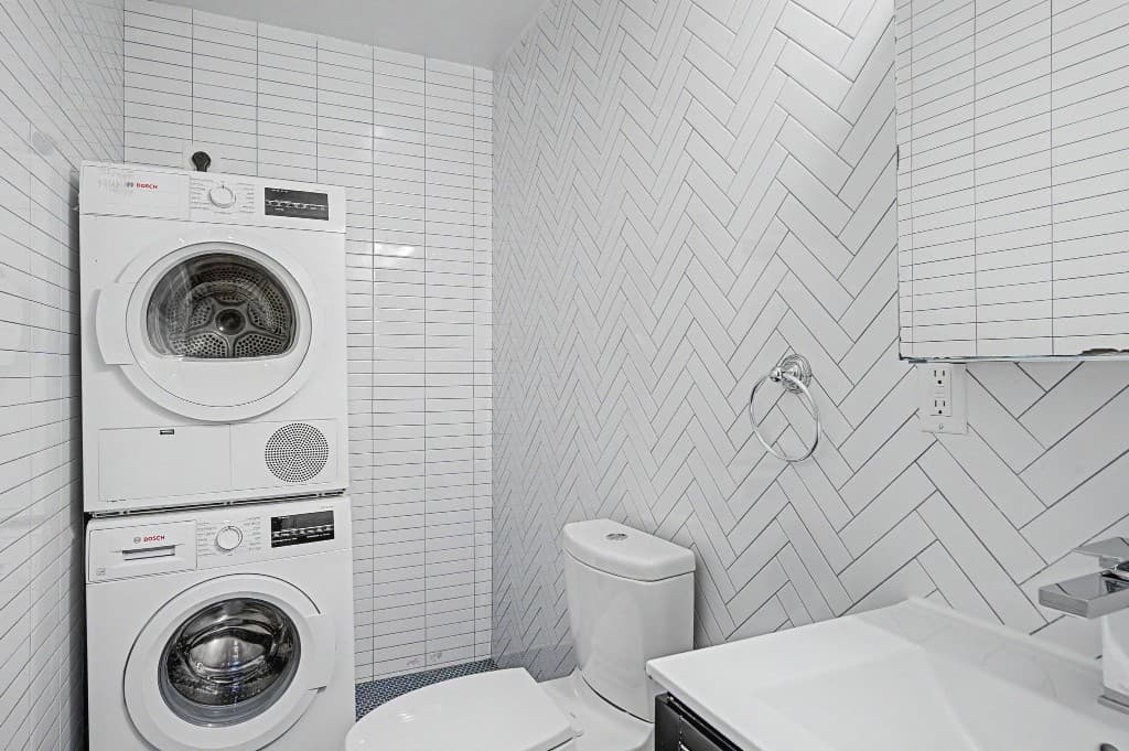 3 bed apartment at 106 Bedford Avenue, Unit 1R, Williamsburg, photo 11 of 13