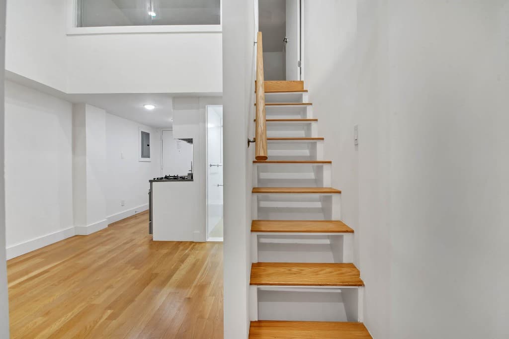 1 bed apartment at 220 East 22nd Street, Unit 02M, Gramercy Park, photo 4 of 11