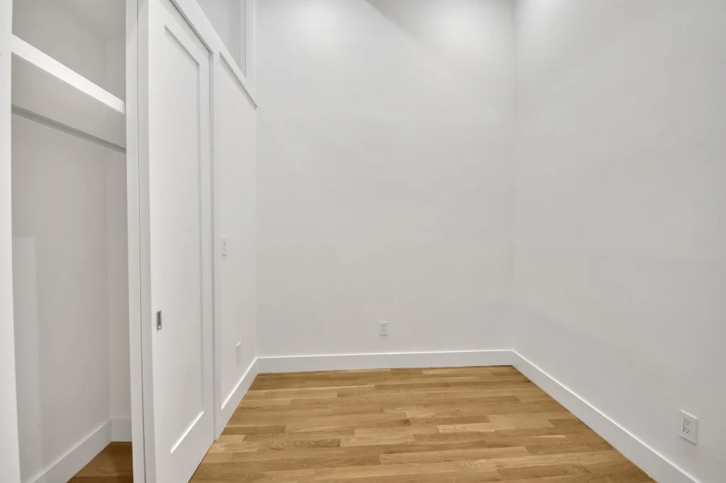 2 bed apartment at 220 East 22nd Street, Unit 5M, Gramercy Park, photo 3 of 11